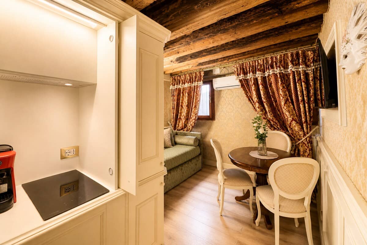 Suite Calle delle Locande — view 02