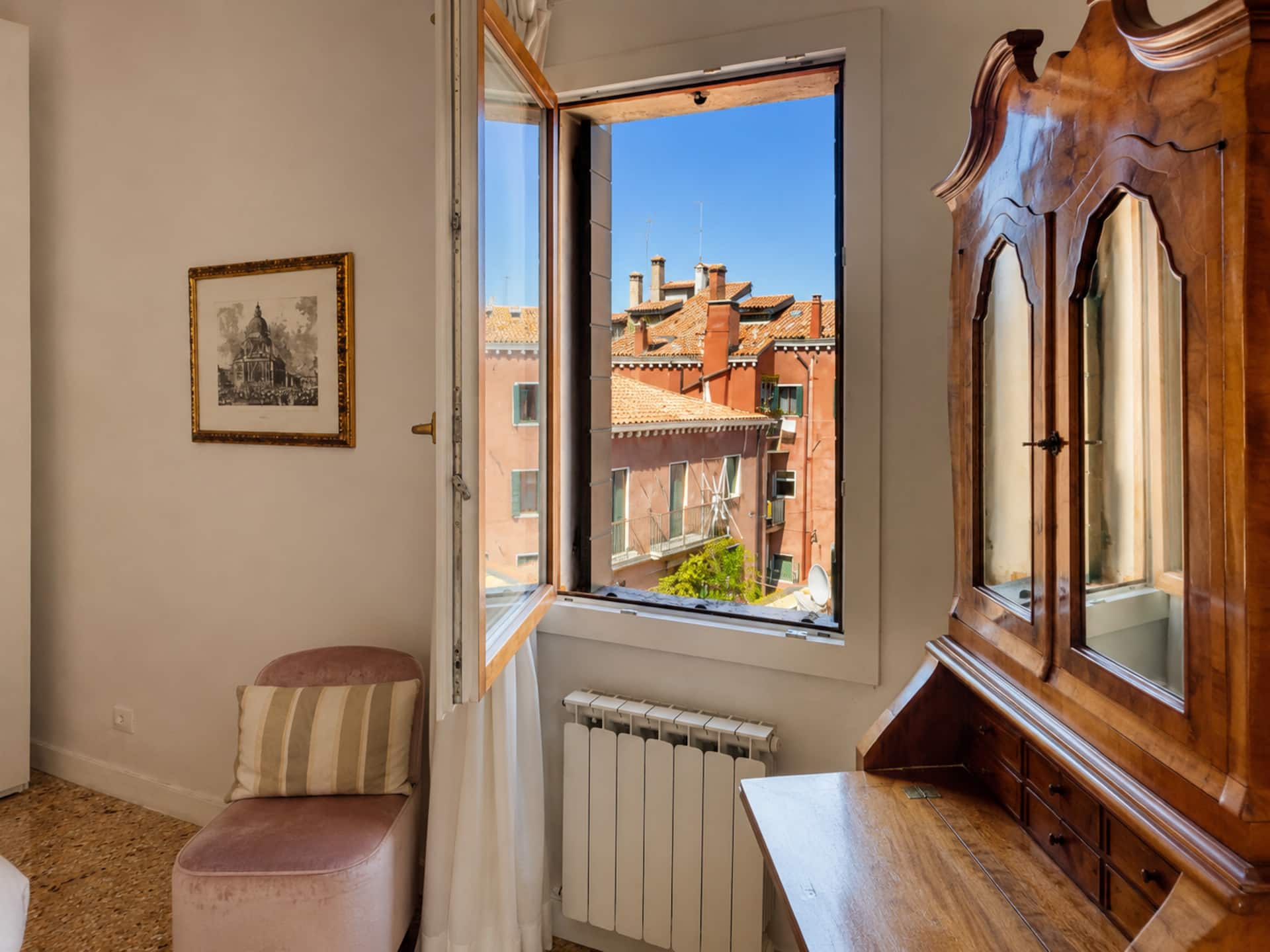 Venice at Home, Rialto — view 04