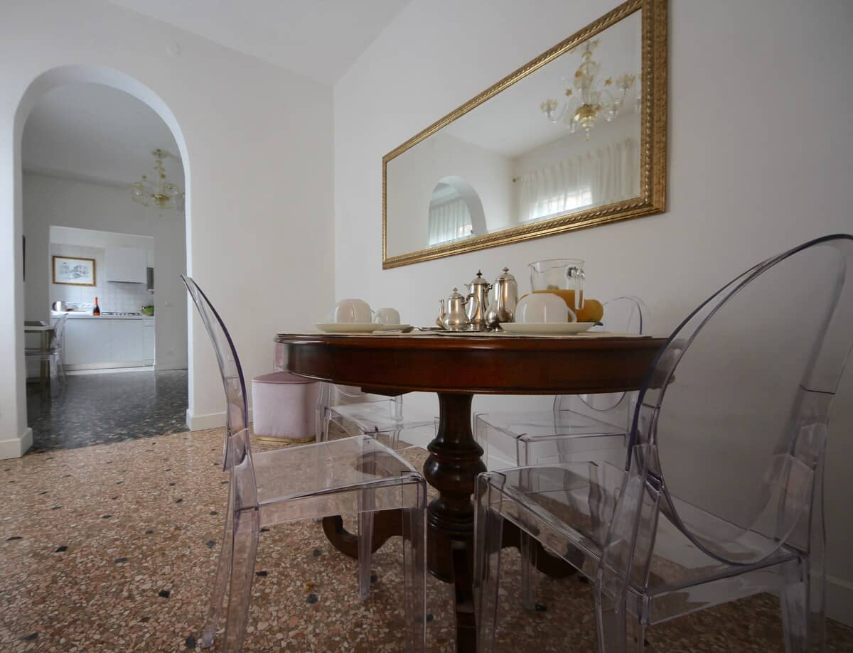 Rialto Bridge Apartment — view 06