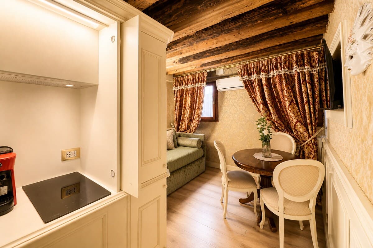Suite Calle delle Locande — view 02