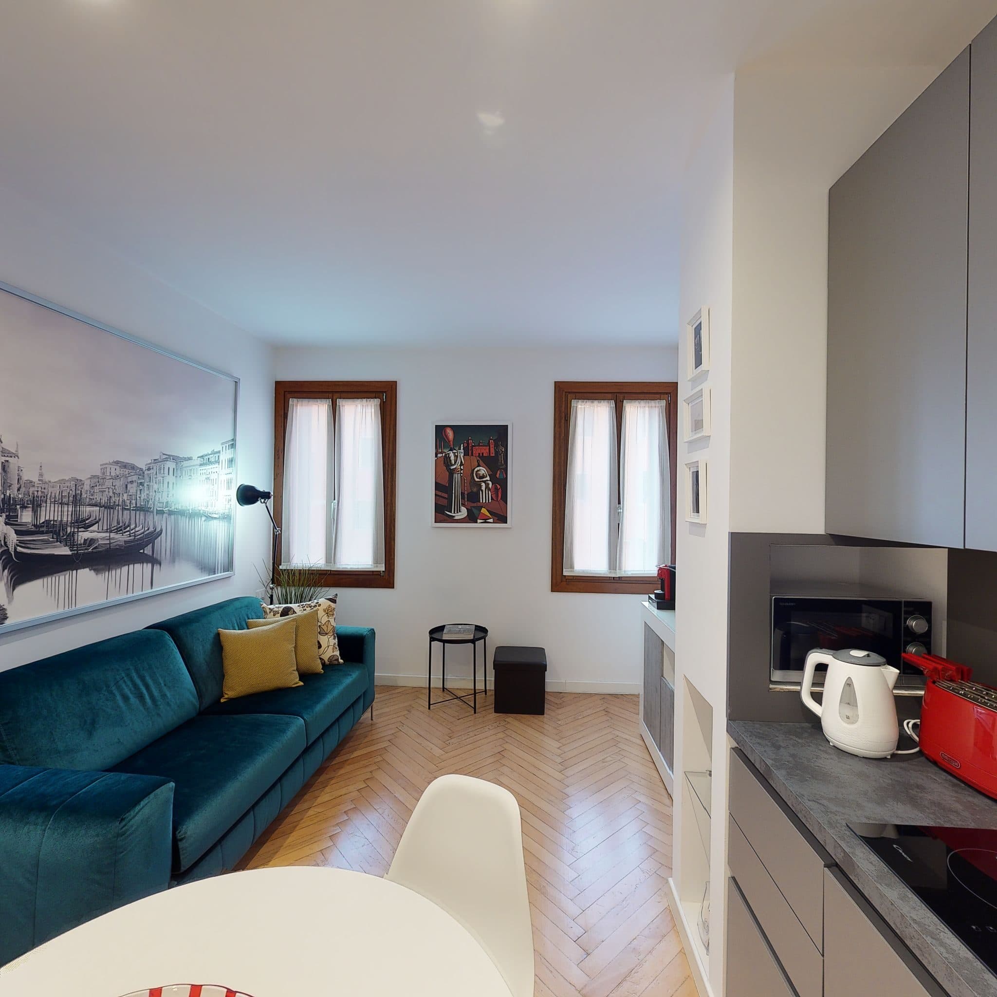 Baretteri Romantic Flat — hero