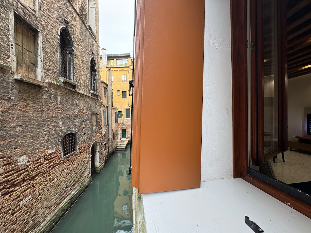Canal View Apartment — view 04